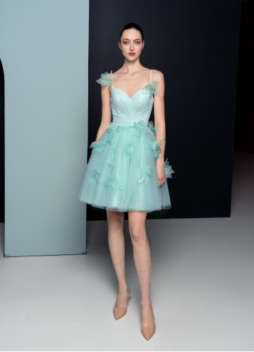 The model of the evening dress 0908-a